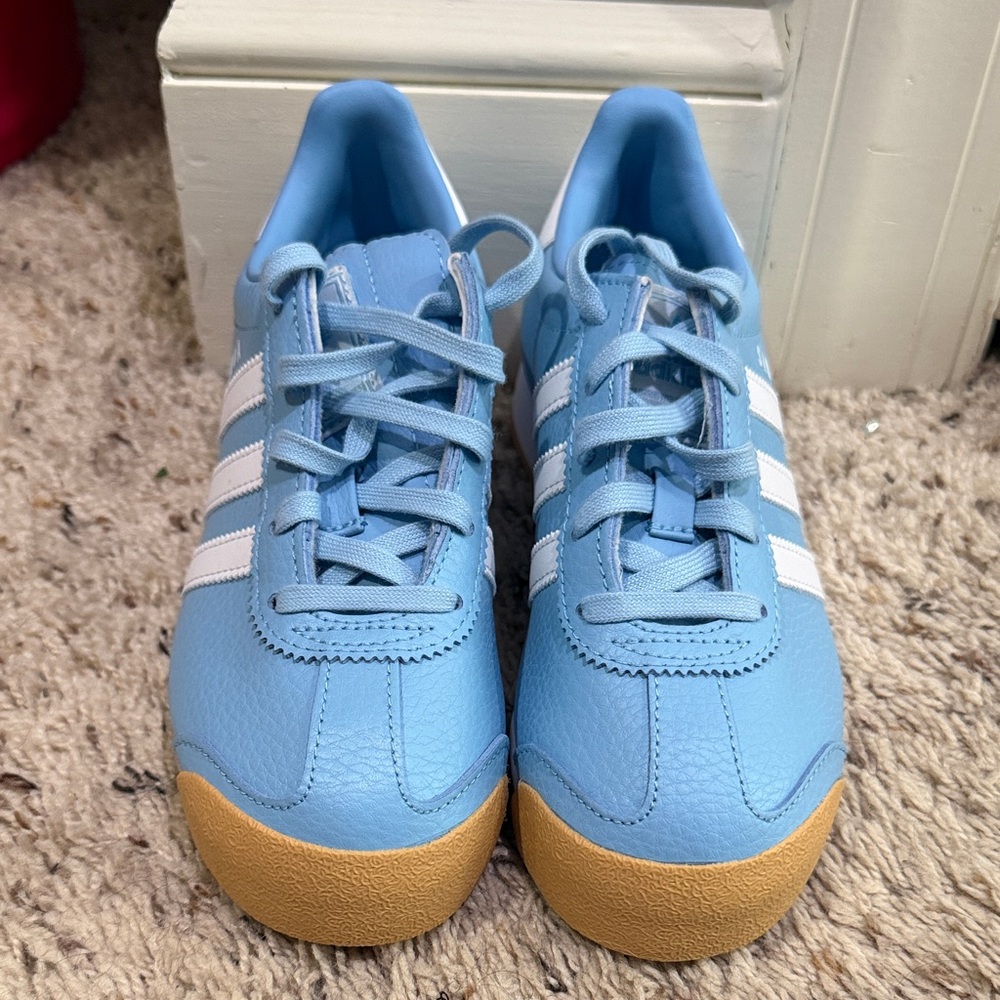 NWOB Adidas Girl’s Samoa Size 2